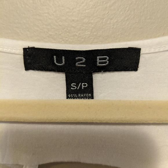 🌈10/$15🌈Gorgeous cutout white top - Picture 6 of 7